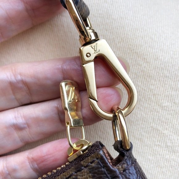 AUTHENTIC 🌸🌸 Pochette Accessory 🌸🌸 with Louis Vuitton Crossbody Strap - Picture 6 of 16